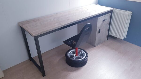 Steigerhouten bureau "Utrecht" industrieel