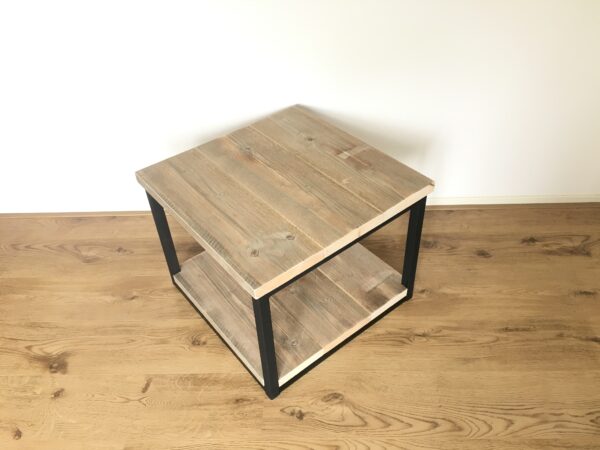 Steigerhouten salontafel "Gelderland" industrieel.