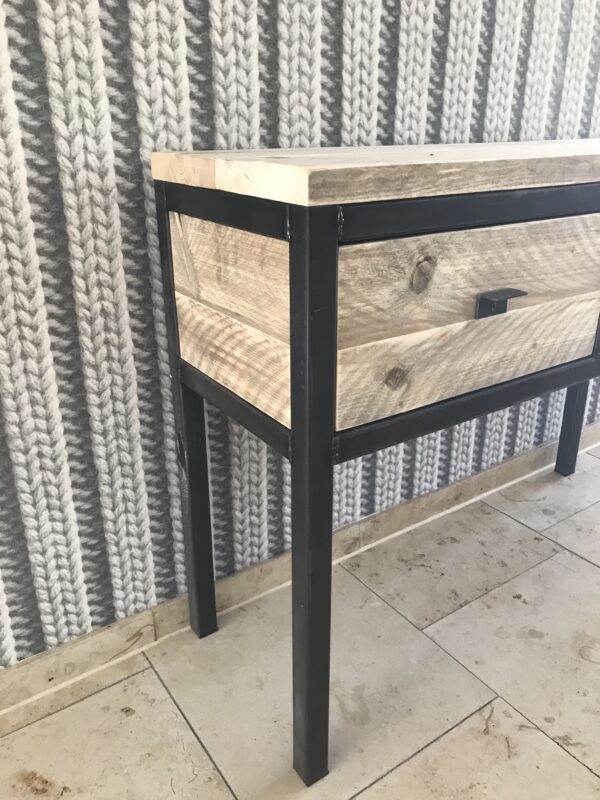 Steigerhouten Sidetable "Flevoland" industrieel.