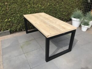 Steigerhouten Eettafel "Friesland", industrieel. buiten editie