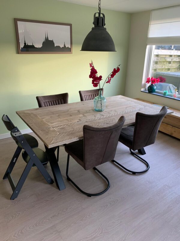 Steigerhouten eettafel "Limburg"